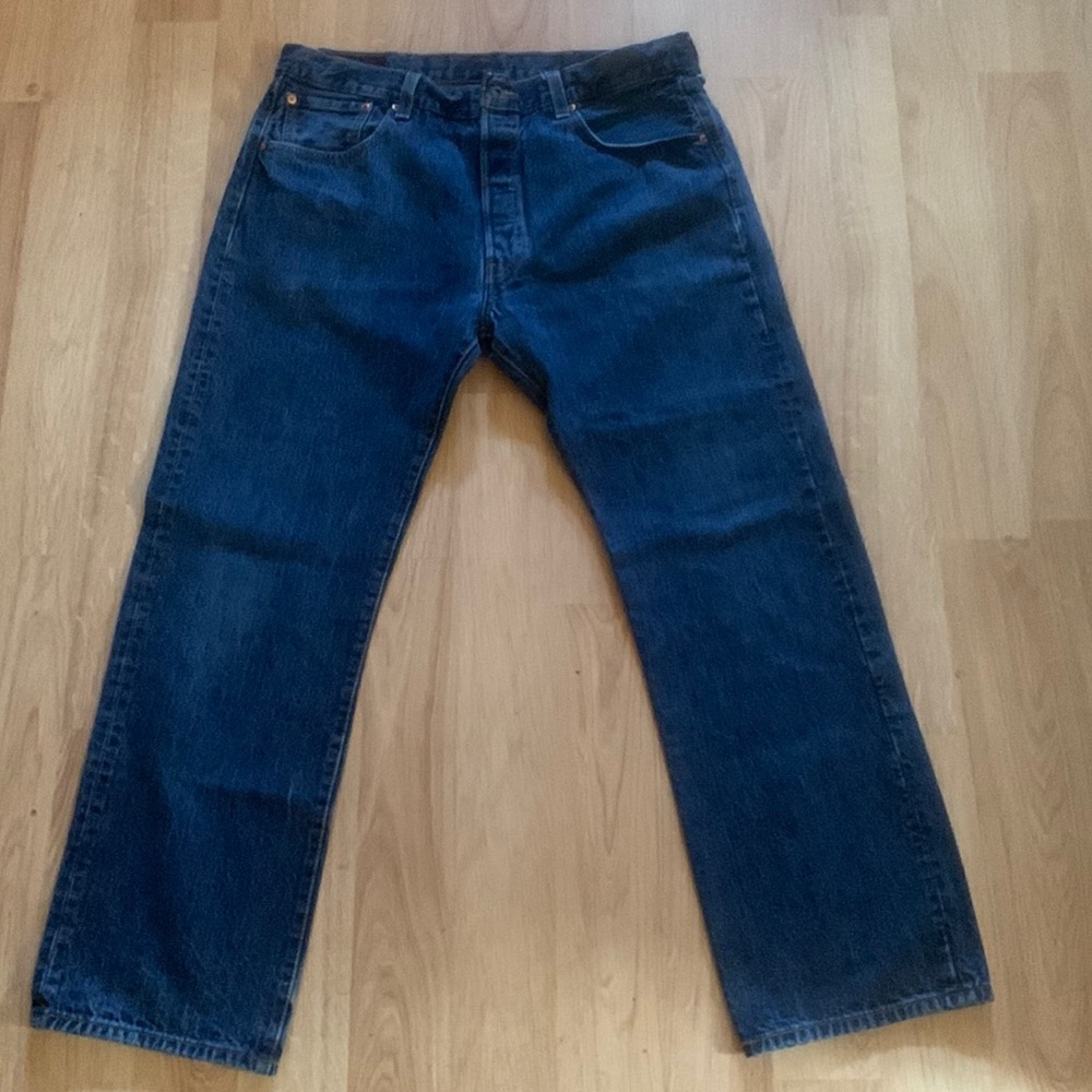 Levis Mens 501 Jeans Size 38x32 Regular Fit Blue Medium Wash Button Fly